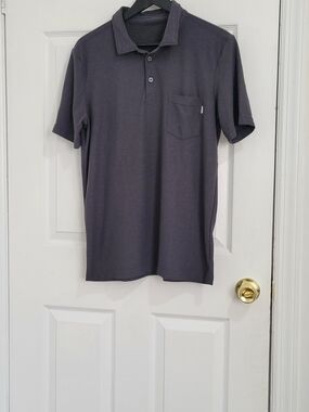 Vuori Men's Short Sleeve Polo in Charcoal